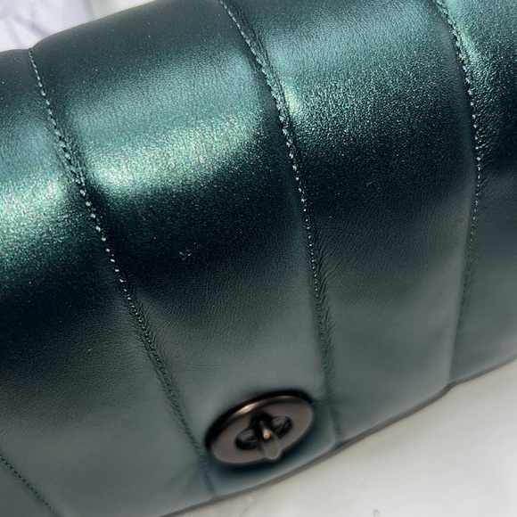 💚🪅NWT COACH DINKY 18 QUILTED BAG IN METALLIC DARK GREEN - Picture 10 of 15